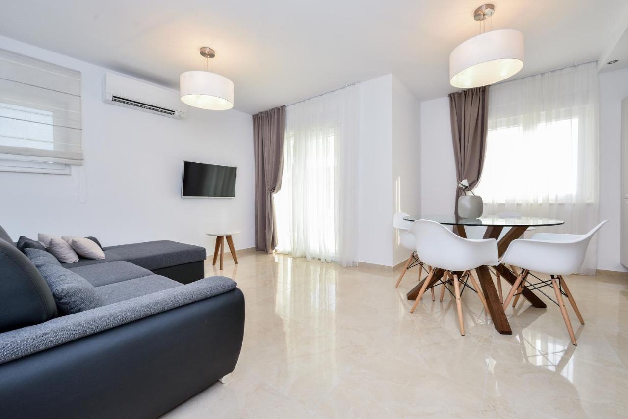 Luxury Apartment Arta-2 With Heated Pool And Jacuzzi Bibinje Extérieur photo